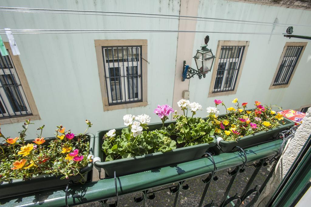 Stay Local In Alfama! Alice Central Home, Near River Lisboa Exterior foto